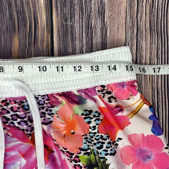 Op Woman’s Swim Shots - Picture 6 of 8